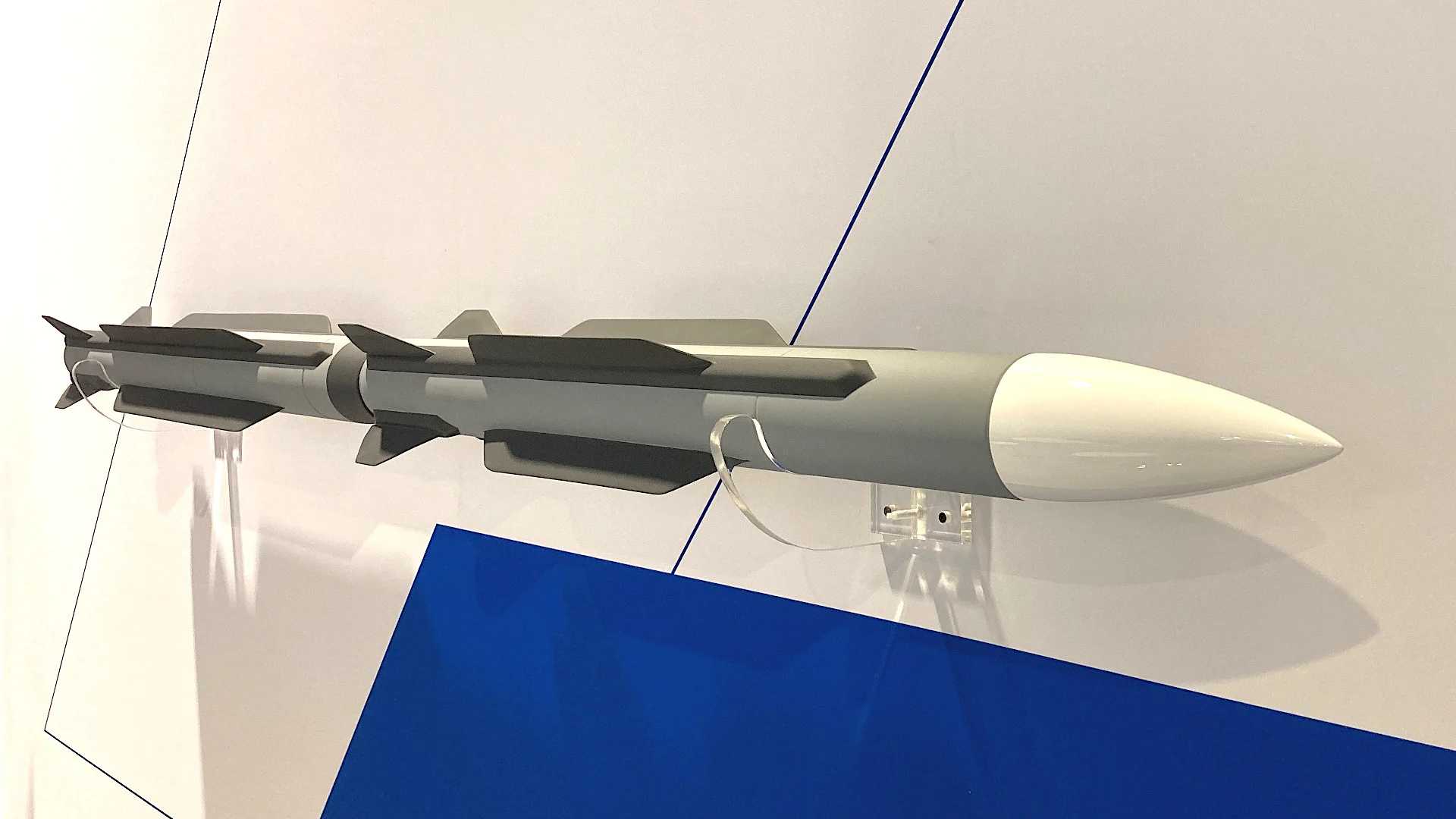 США показали концепт новой ракеты класса «воздух — воздух» большой дальности