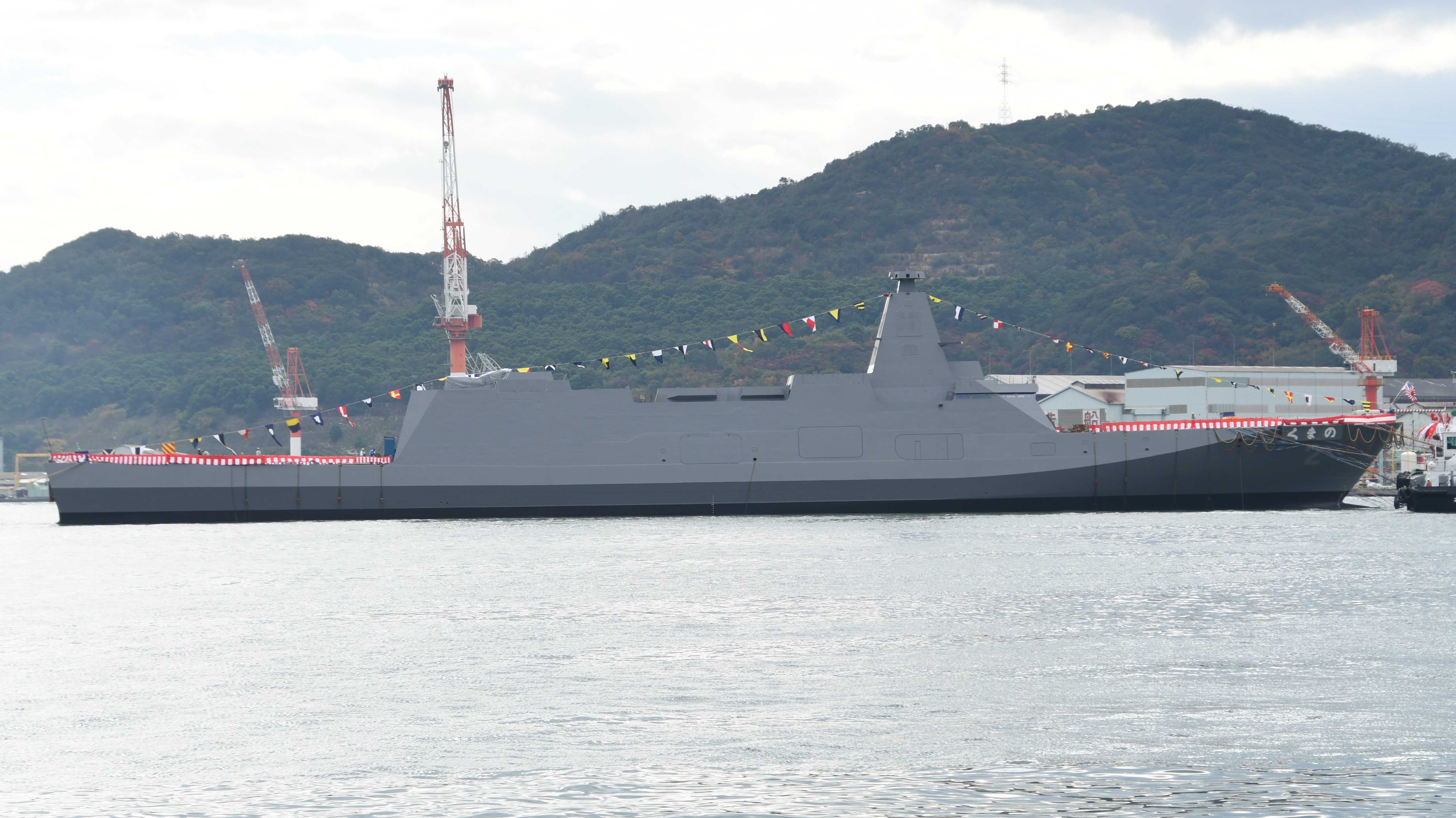 Японцы начали заводские ходовые испытания головного стелс-фрегата 30FFM