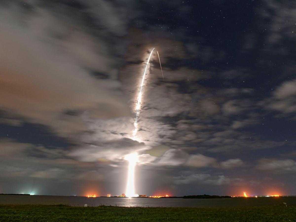 Геомагнитная буря обрекла 40 спутников Starlink на гибель