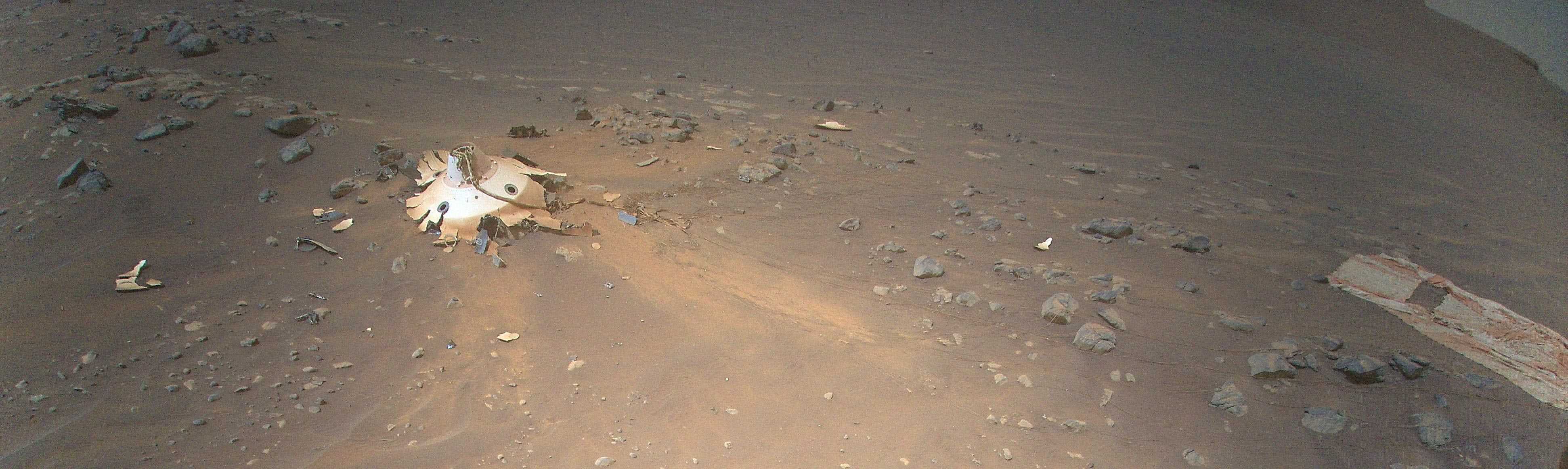 Зачем марсианский вертолет Ingenuity сфотографировал спускаемый модуль Perseverance?