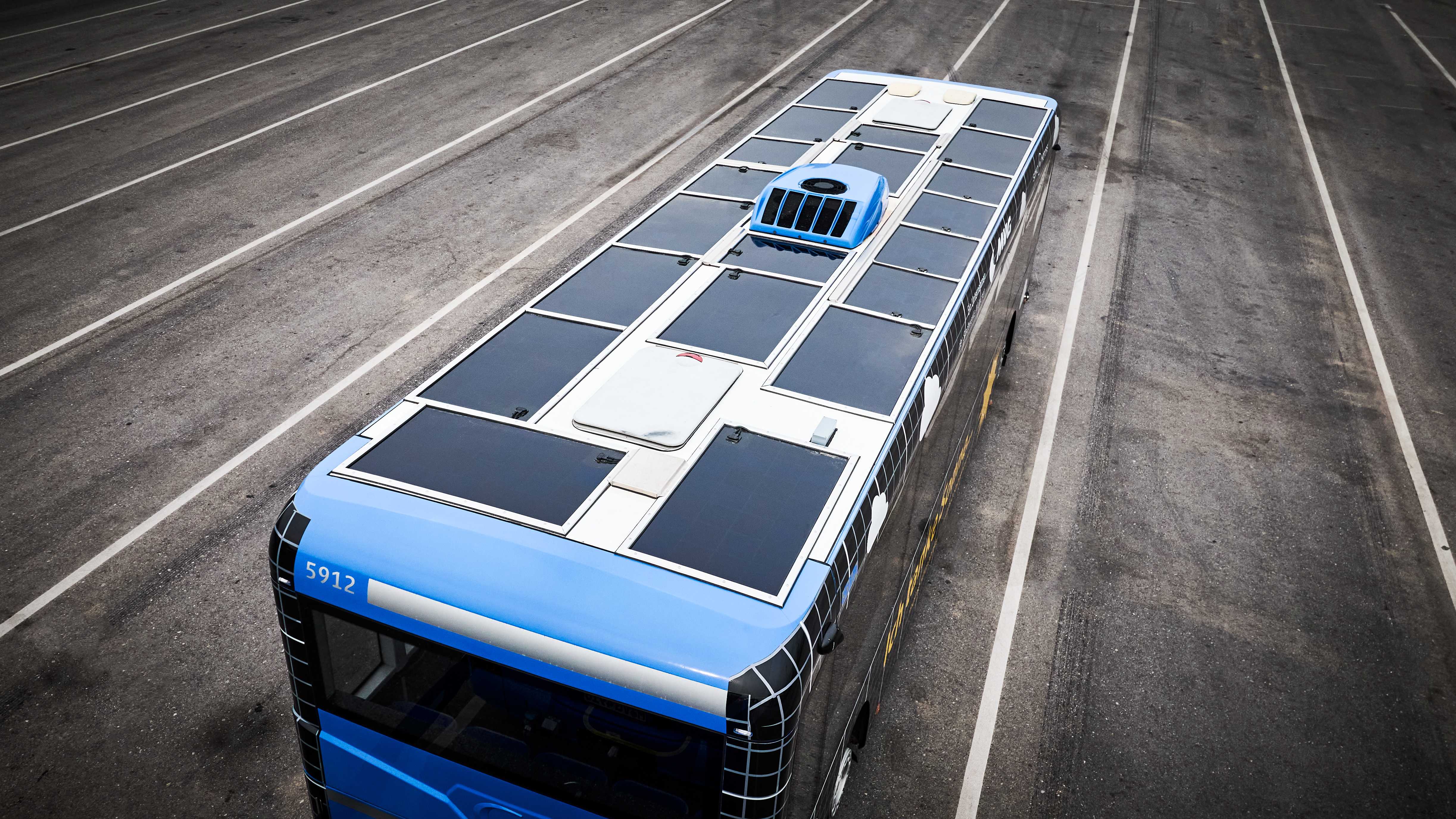 В Мюнхене протестирут автобусы с солнечными панелями на крыше компании Sono Motors