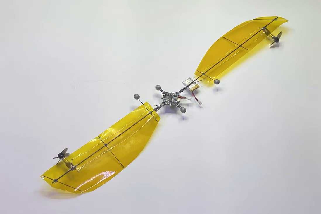 Китайцы разработали 35-граммовый дрон с пропеллерами на пропеллере