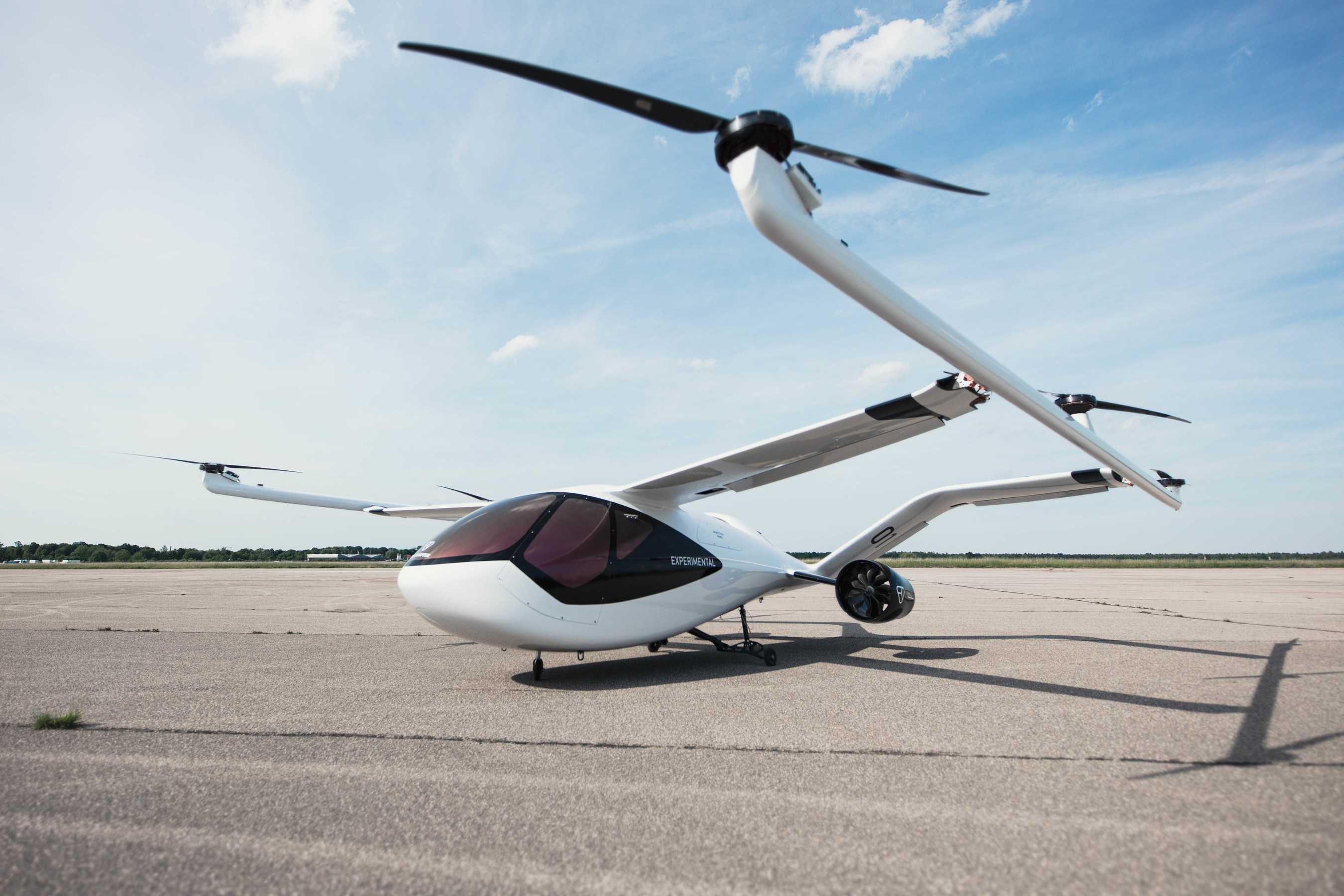 Volocopter показала первый полет гибридного аэротакси VoloConnect