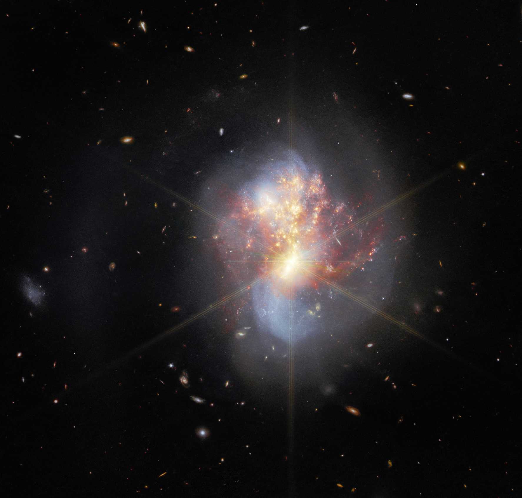 «Джеймс Уэбб» запечатлел столкновение галактик