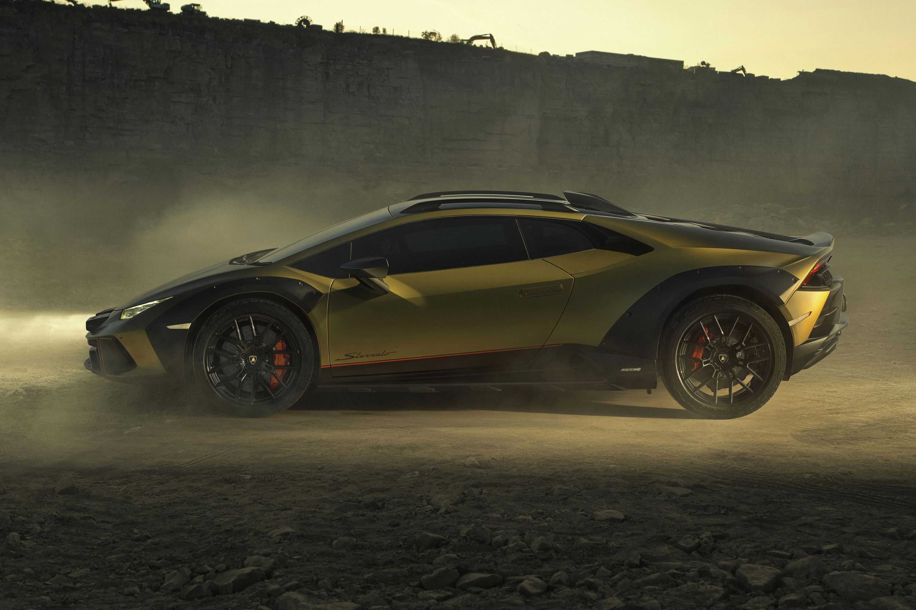 Lamborghini представила спорткар Huracan Sterrato для бездорожья