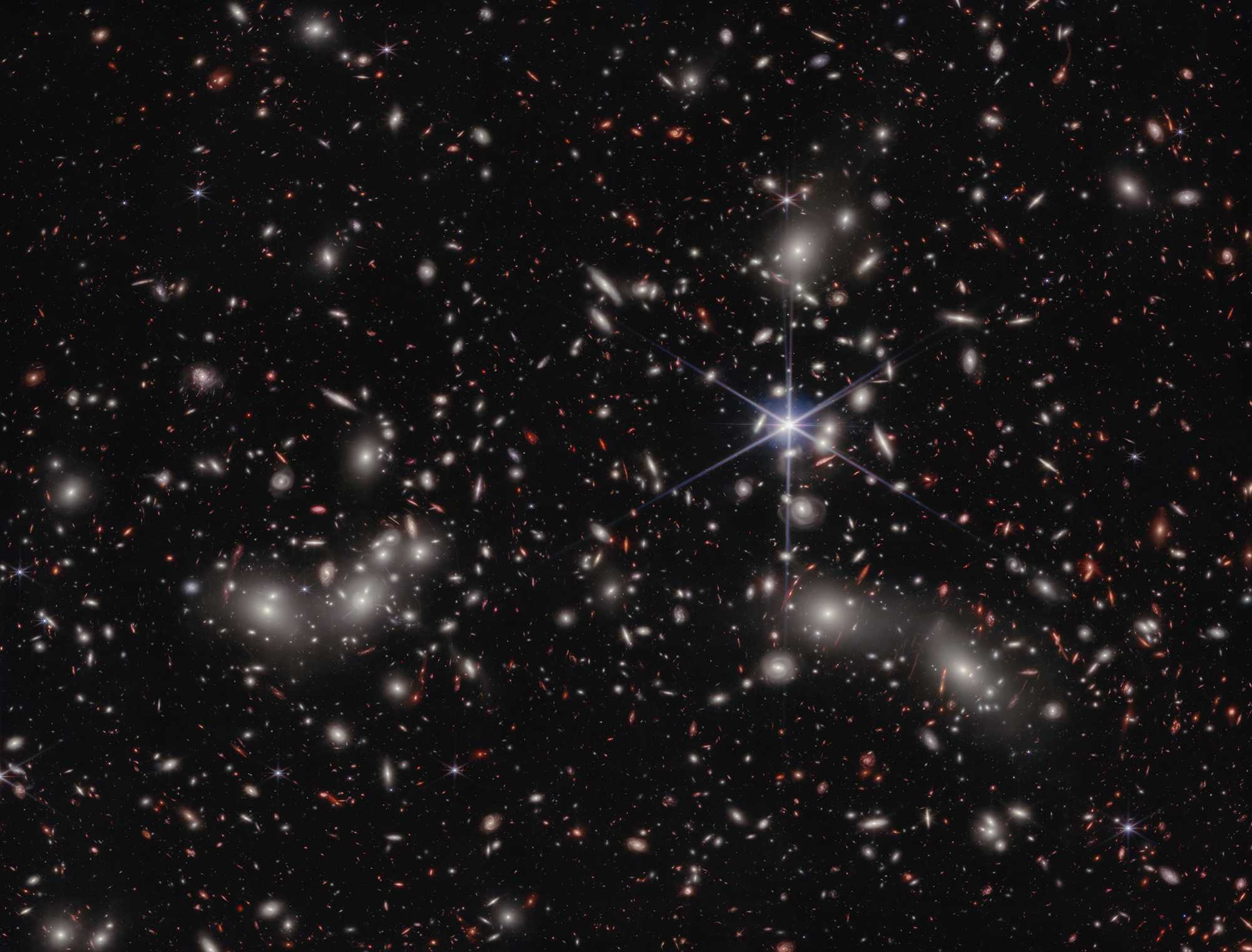 Космический телескоп «Джеймс Уэбб» показал потрясающее изображение магакластера Пандоры