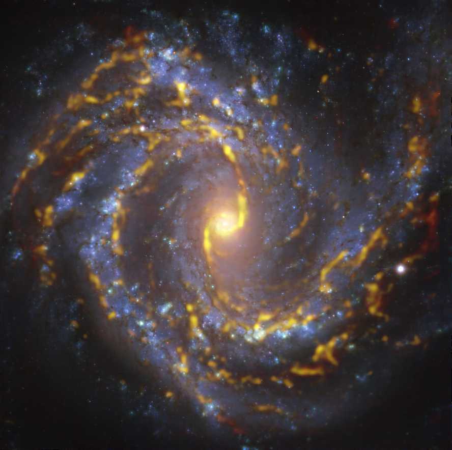 Телескопы сумели заглянуть в галактику NGC 4303