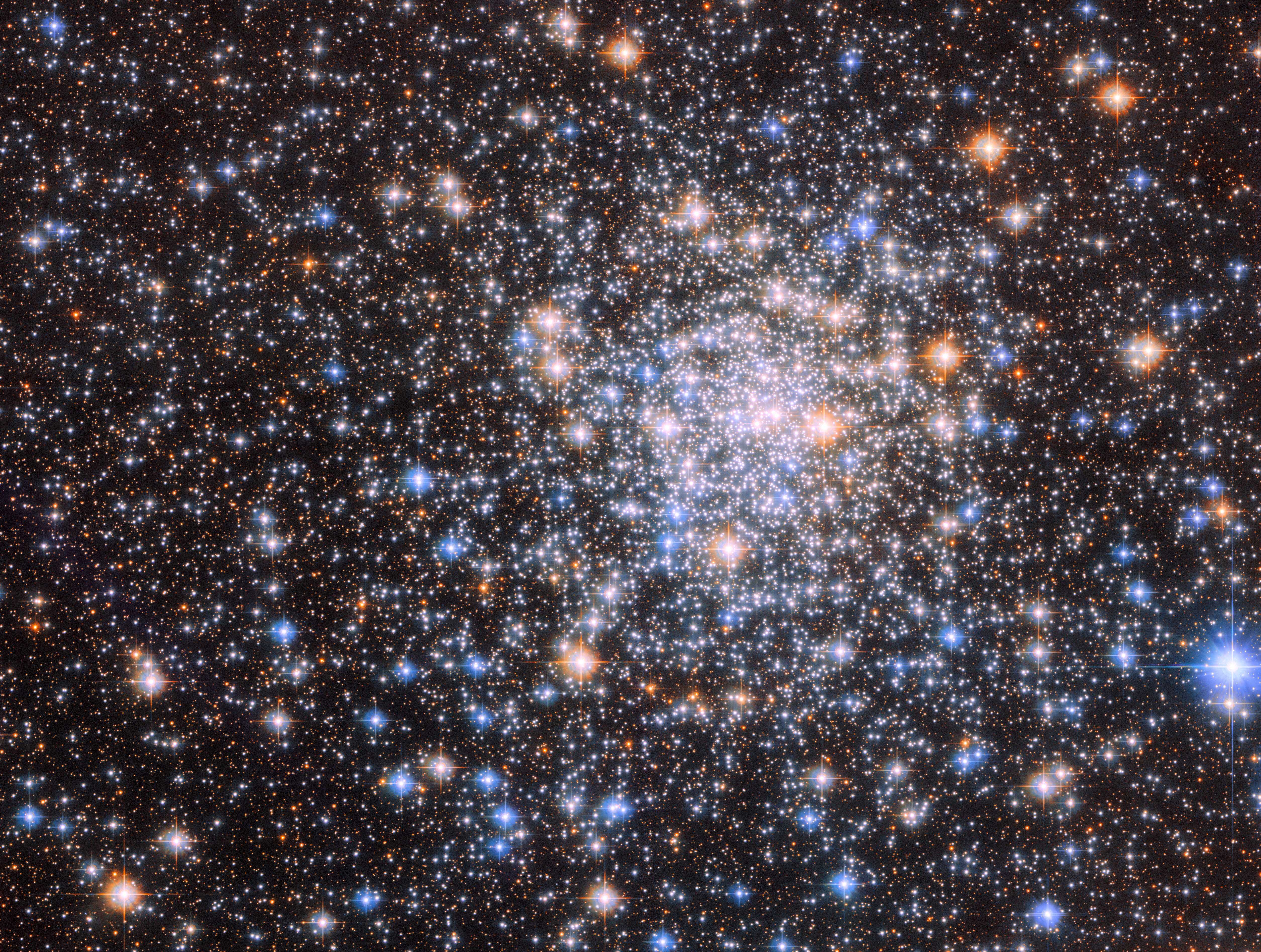 Телескоп «Хаббл» получил новое изображение шарового скопления NGC 6544