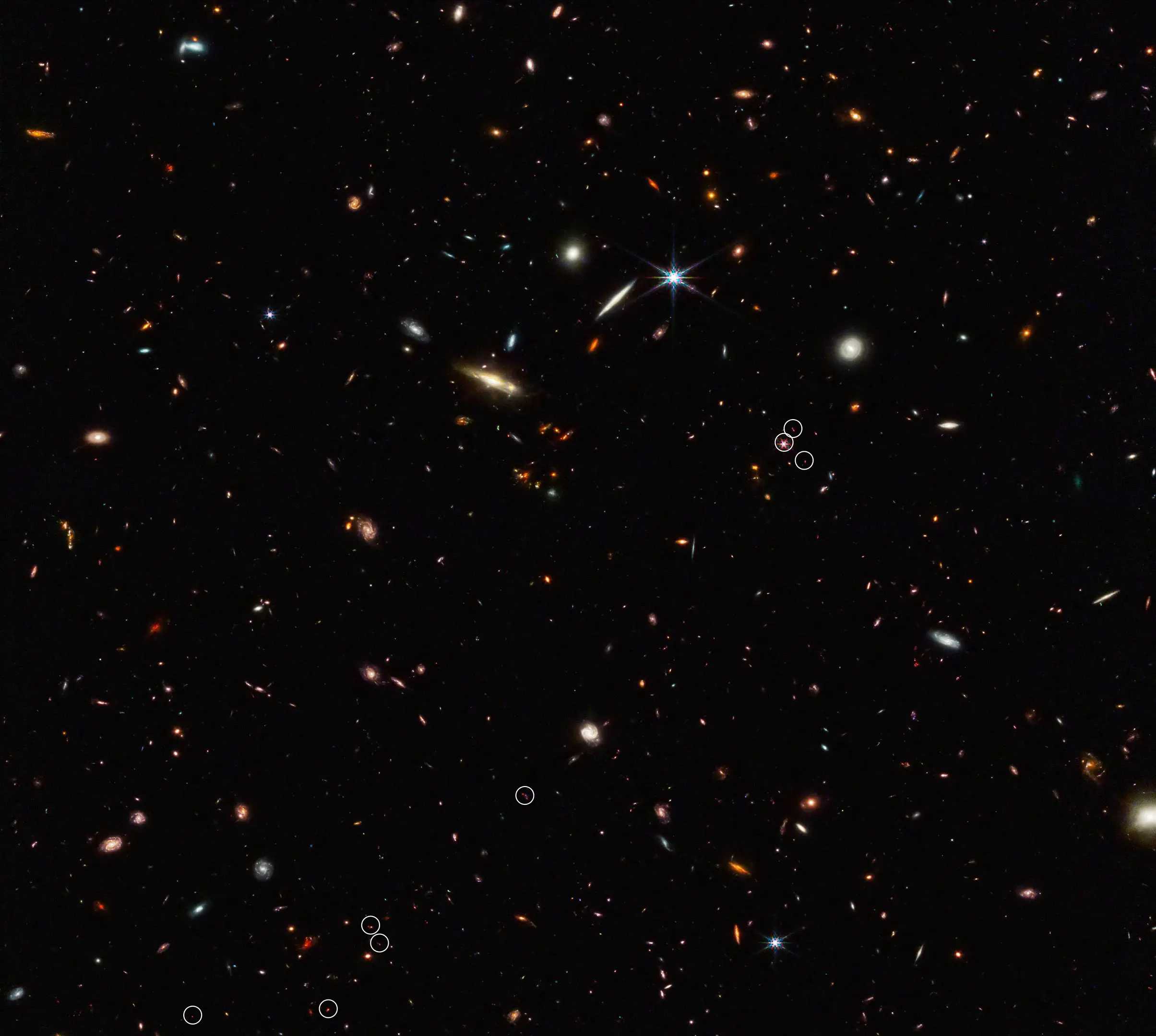 «Джеймс Уэбб» нашел длинную нить из десяти галактик в ранней Вселенной