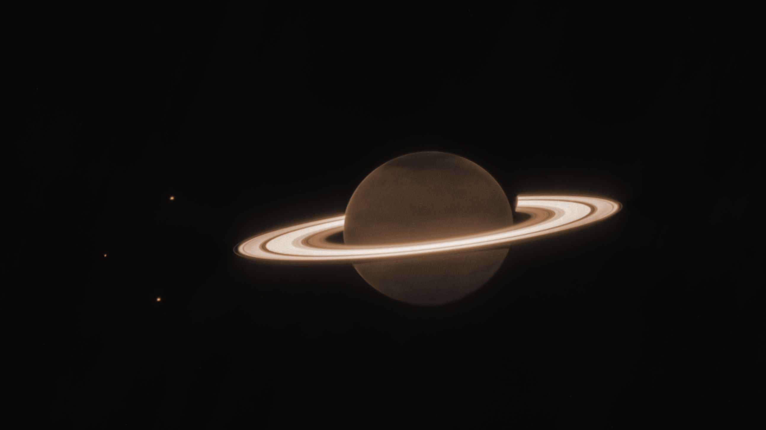 «Джеймс Уэбб» прислал цветной снимок Сатурна