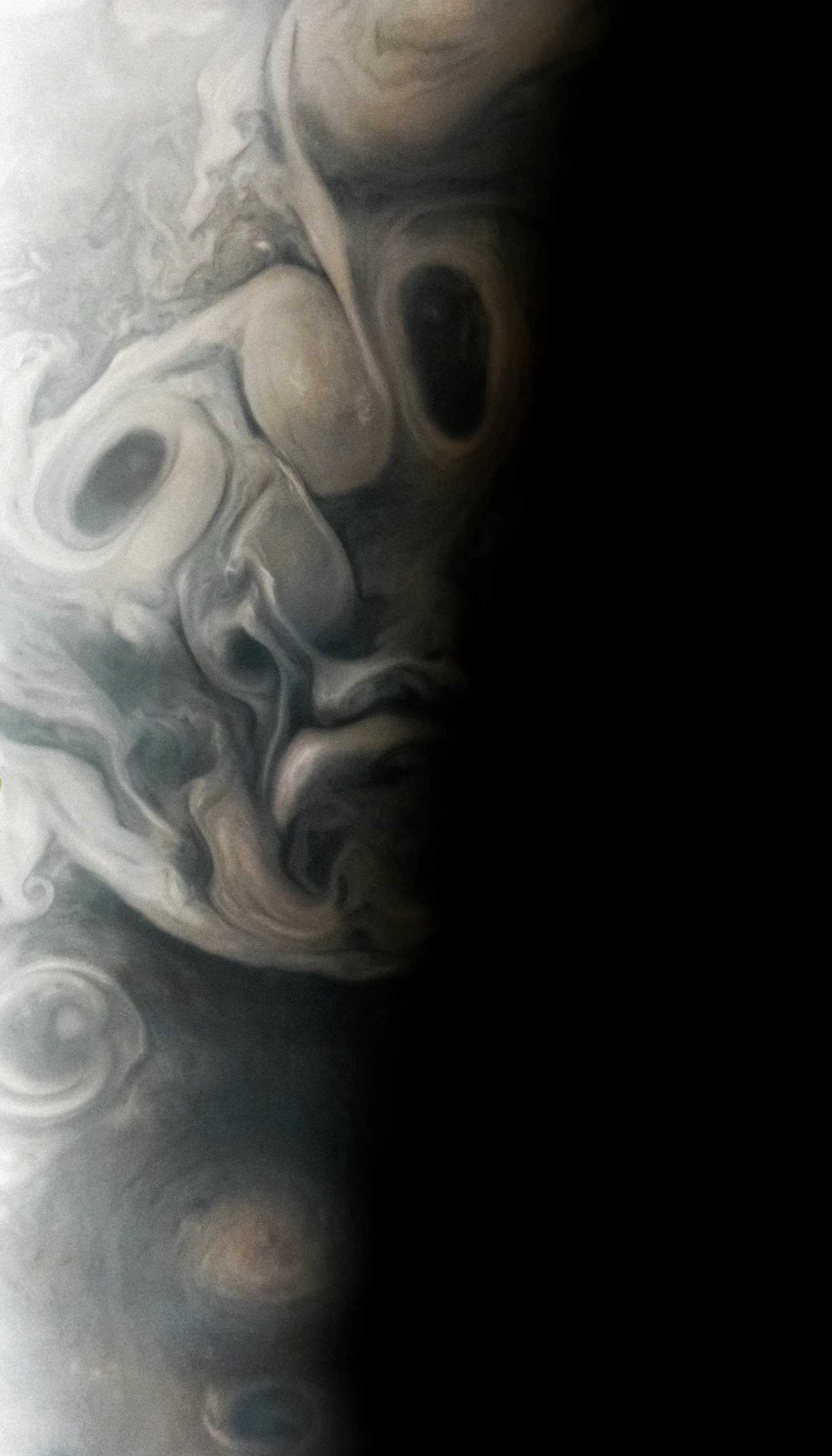 Аппарат «Юнона» запечатлел «страшное лицо» на Юпитере