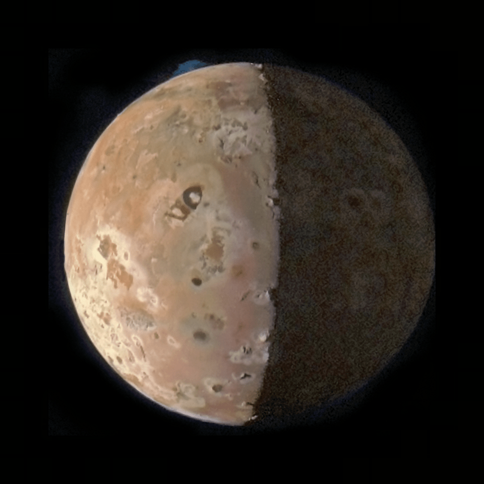 «Юнона» увидела зонтик серной лавы на спутнике Юпитера Ио