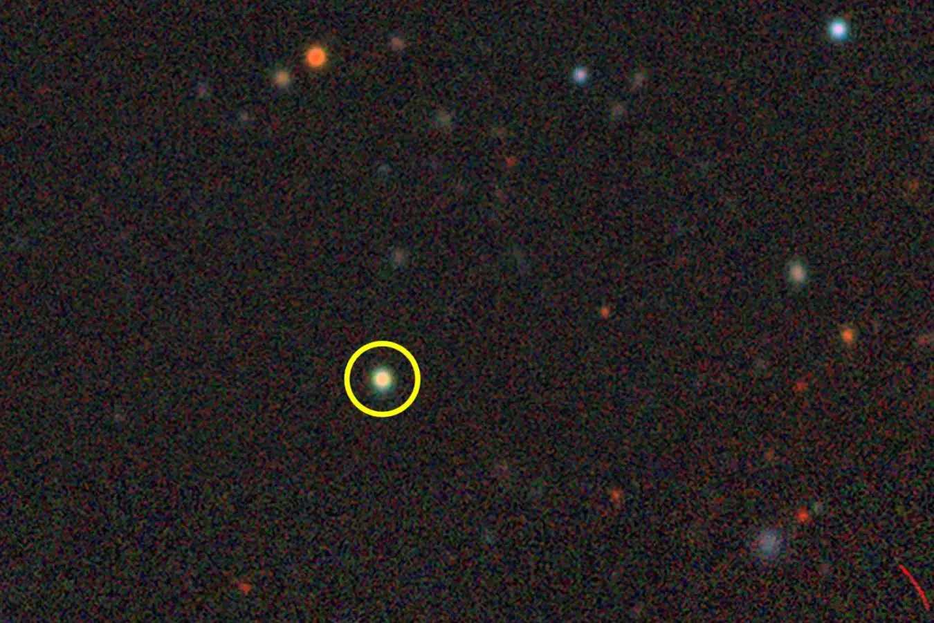 Галактика J1025+1402 — одна из трех «маленьких красных точек» Галактики «маленькие красные точки» впервые обнаружили на рекордно близком расстоянии от Земли