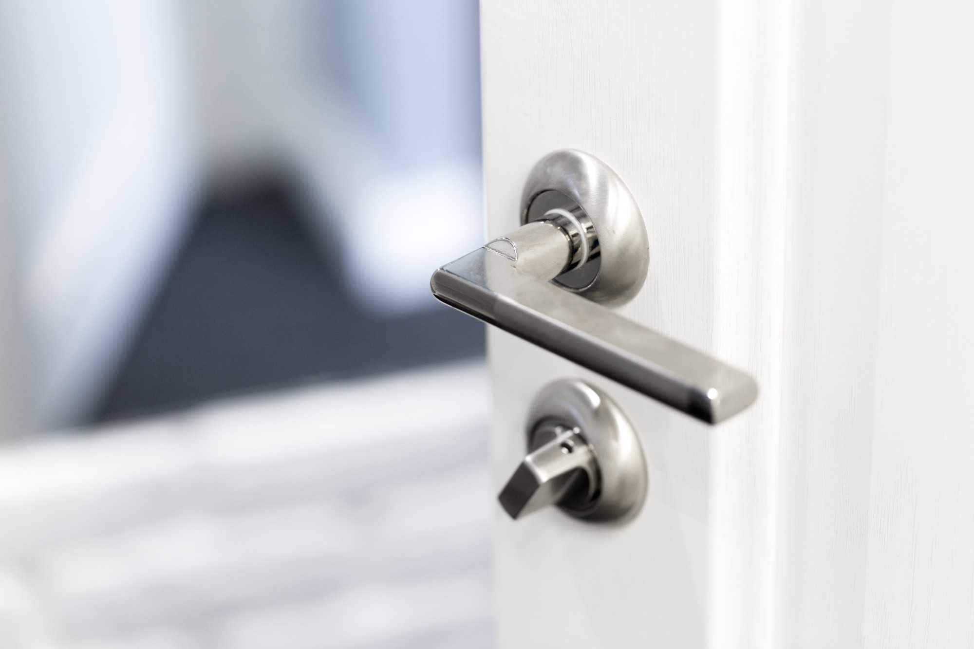 Эволюция дверных ручек - от функциональности к дизайну Эволюция дверных ручек - от функциональности к дизайну